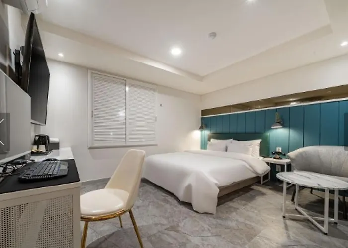 Yeowoojam Hotel *